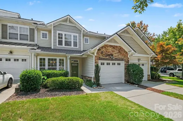 567 Pine Links DR, Tega Cay, SC 29708
