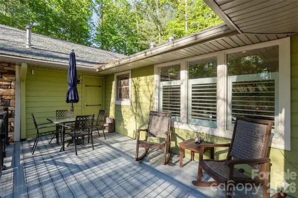 128 Camellia WAY, Hendersonville, NC 28739