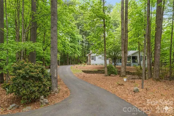 128 Camellia WAY, Hendersonville, NC 28739