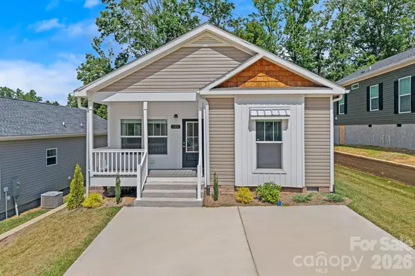 135 Bellamy RD, Asheville, NC 28806