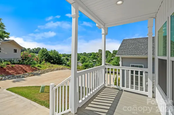 135 Bellamy RD, Asheville, NC 28806