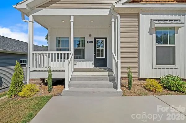 135 Bellamy RD, Asheville, NC 28806