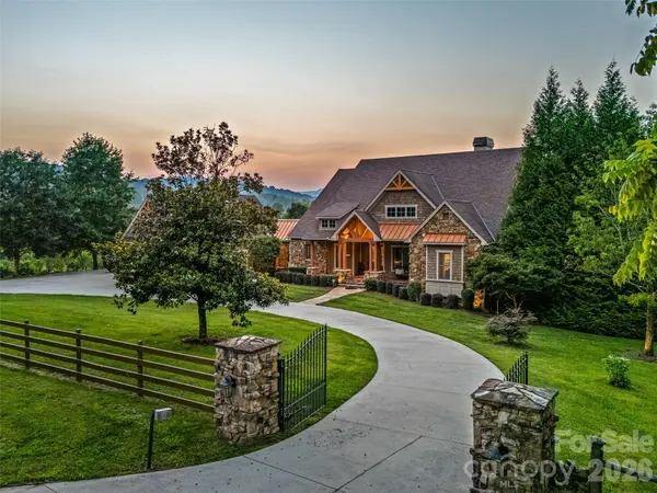280 Walnut Hollow RD, Brevard, NC 28712
