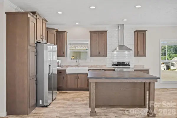 128 Bellamy RD, Asheville, NC 28806