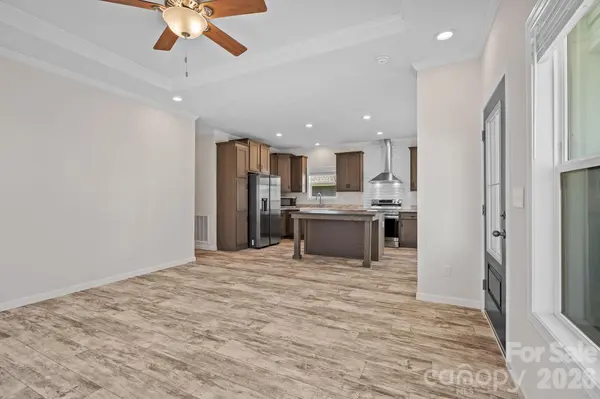 128 Bellamy RD, Asheville, NC 28806