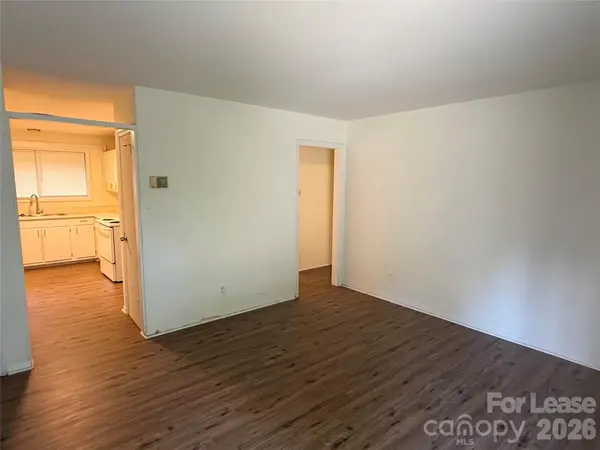 544 Blendwood DR, Charlotte, NC 28215