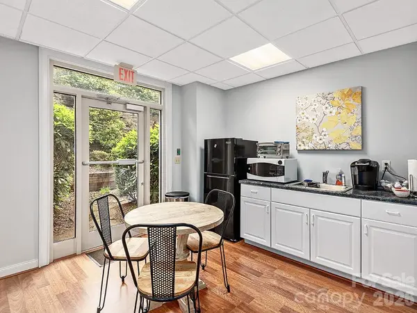 2 Walden Ridge DR #115, Asheville, NC 28803