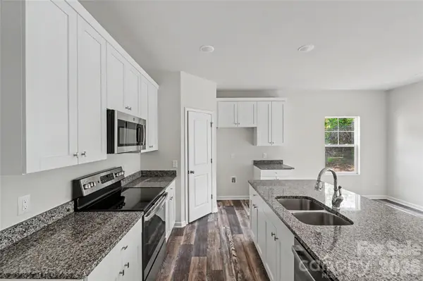 5146 Mark DR NE, Hickory, NC 28601