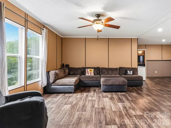 395 Old US 19 23 HWY, Candler, NC 28715
