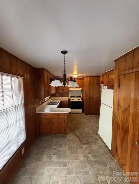 2929 Amity Garden CT, Charlotte, NC 28205