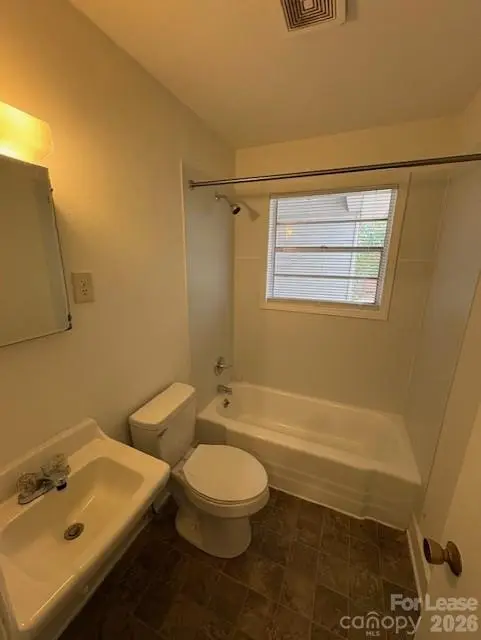 2929 Amity Garden CT, Charlotte, NC 28205
