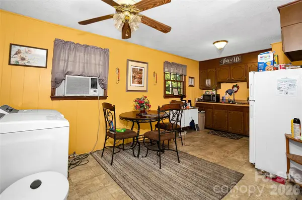 308 S Pine ST, Dallas, NC 28034