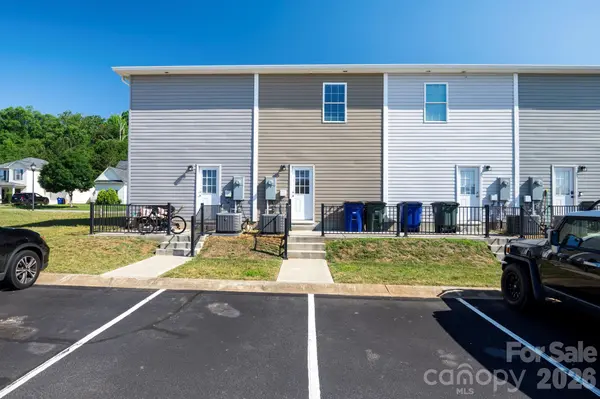 3939 Newhall DR, Hickory, NC 28601