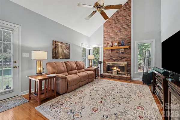 10010 Drawbridge DR, Charlotte, NC 28215