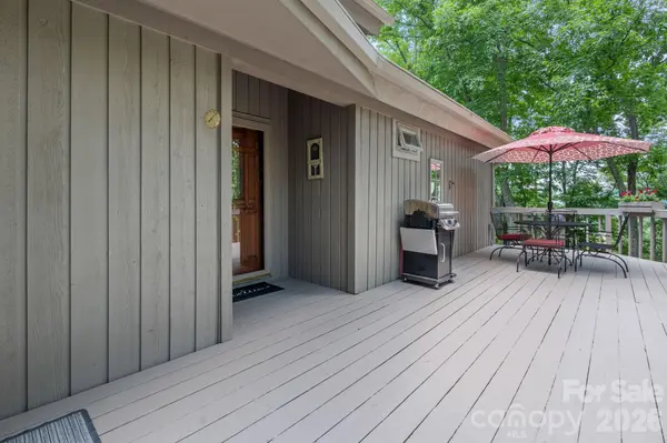 221 White Oak TRL, Banner Elk, NC 28604