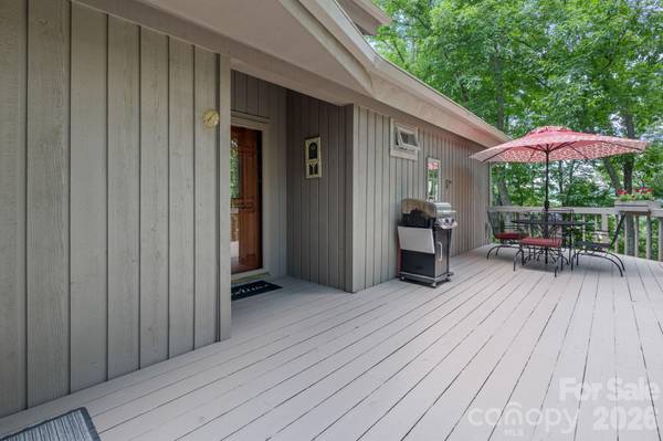 221 White Oak TRL, Banner Elk, NC 28604