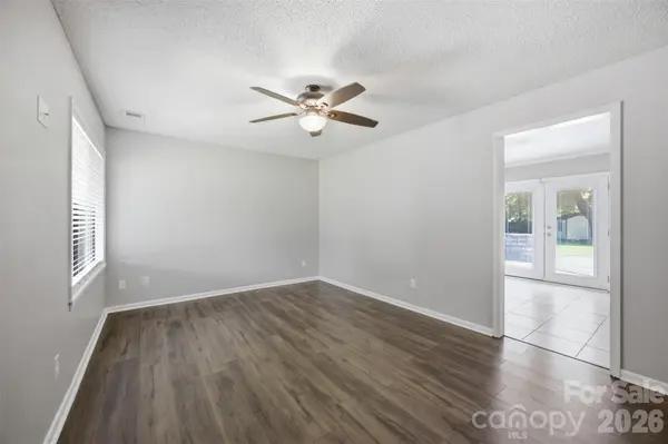 416 King John CIR, Gastonia, NC 28056
