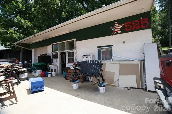 525 Soco RD, Maggie Valley, NC 28751
