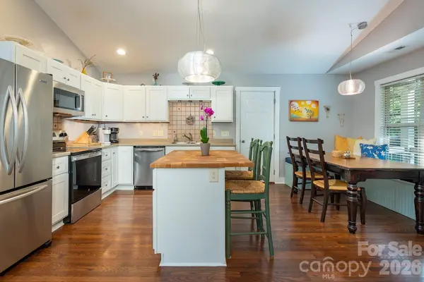 43 Flynn Branch RD, Asheville, NC 28804