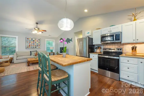 43 Flynn Branch RD, Asheville, NC 28804