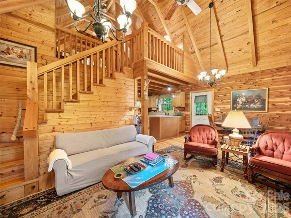 284 Simmons Ridge RD, Spruce Pine, NC 28705