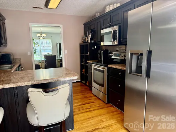97 Freshfield DR, Hudson, NC 28638