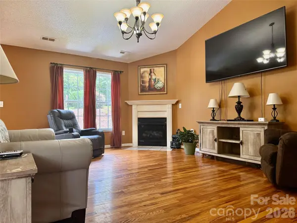 97 Freshfield DR, Hudson, NC 28638