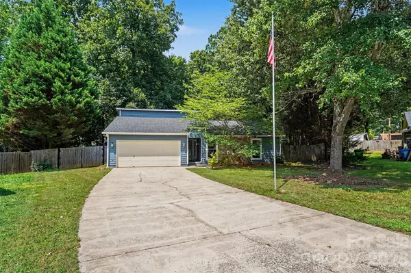 9201 Aylesbury LN, Mint Hill, NC 28227
