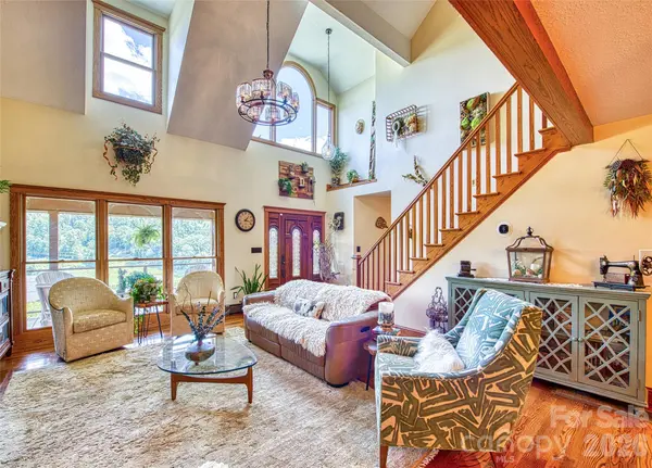 910 California Creek RD, Mars Hill, NC 28754