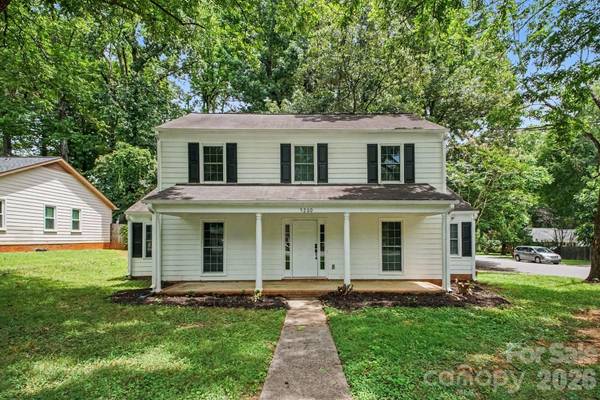 5200 Birchbark LN, Charlotte, NC 28227