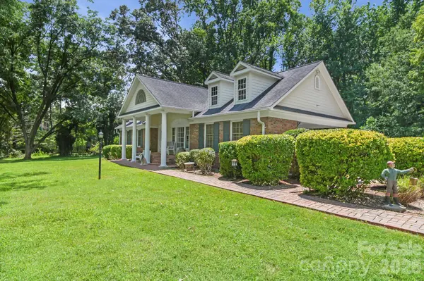 1981 Crestwood LN, Clover, SC 29710
