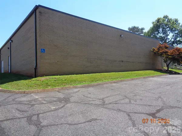 30 Catawba Valley BLVD SE, Hickory, NC 28602