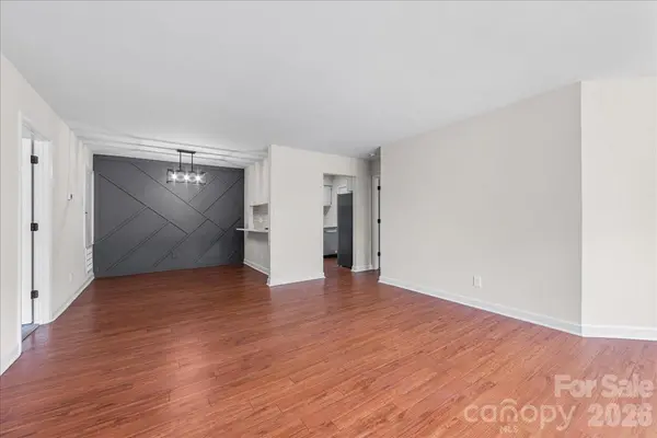 1612 Sharon RD W #70, Charlotte, NC 28210