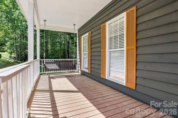 46 Indian Summer LN, Mill Spring, NC 28756