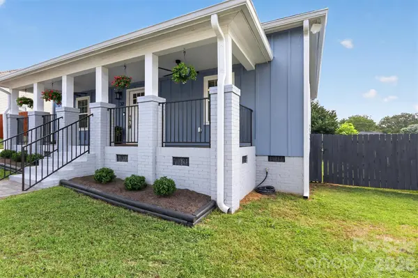 32 Second ST, Cramerton, NC 28032