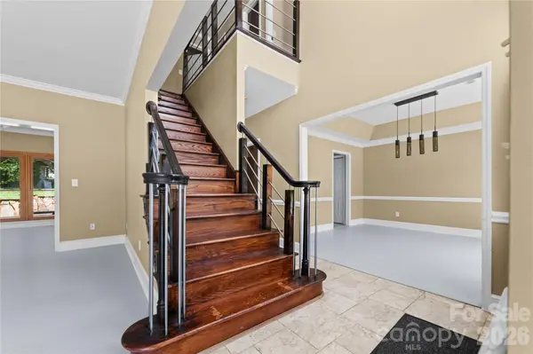 5010 Ardenwoods DR, Charlotte, NC 28215