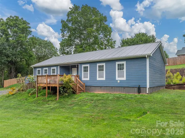 4687 Old Clyde RD,  Clyde,  NC 28721