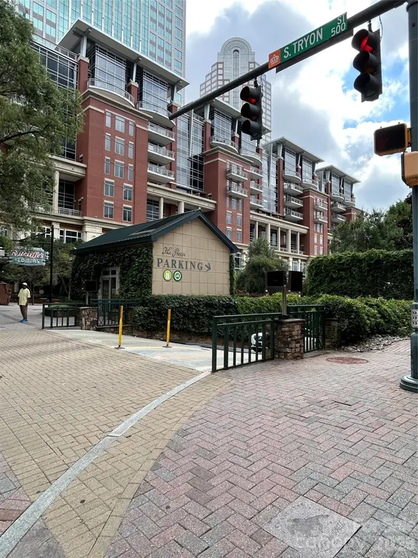 435 S Tryon ST #708, Charlotte, NC 28202