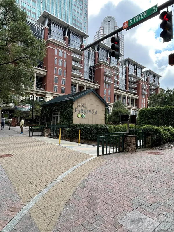 435 S Tryon ST #708, Charlotte, NC 28202