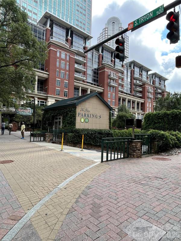 435 S Tryon ST #708, Charlotte, NC 28202