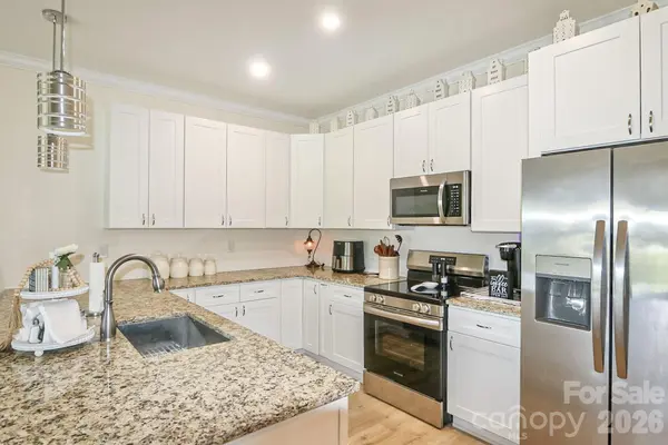 1307 Unifi Industrial DR, Yadkinville, NC 27055