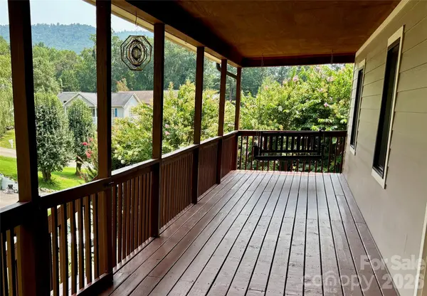 21 Ashwood DR, Asheville, NC 28803