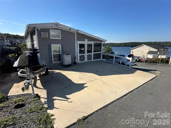 195 Grand View DR, New London, NC 28127