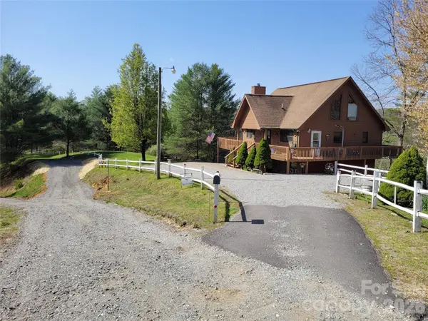 14 Zonia LN, Piney Creek, NC 28663