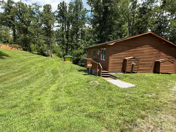 45 Ollie Weaver RD, Weaverville, NC 28787