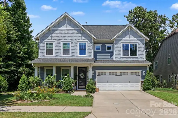 9014 Manor Oak CT, Charlotte, NC 28277