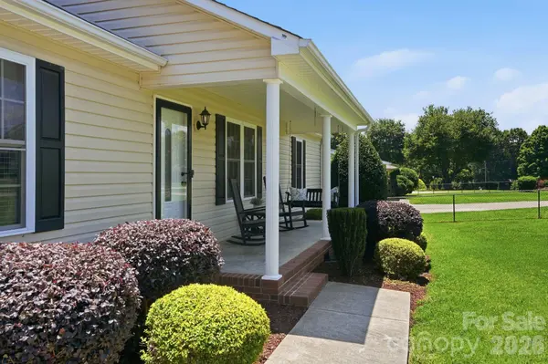 107 Wendover DR, Lincolnton, NC 28092