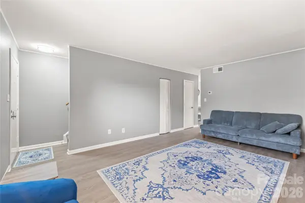 9156 Black Heath CIR #B, Charlotte, NC 28214