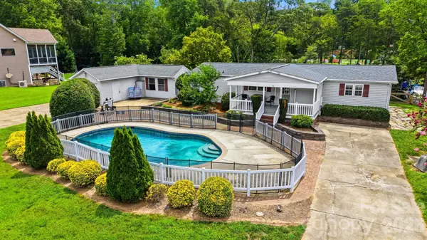 4520 Lake DR, Sherrills Ford, NC 28673
