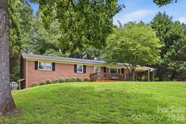 2516 Corolla Hills DR, Lenoir, NC 28645